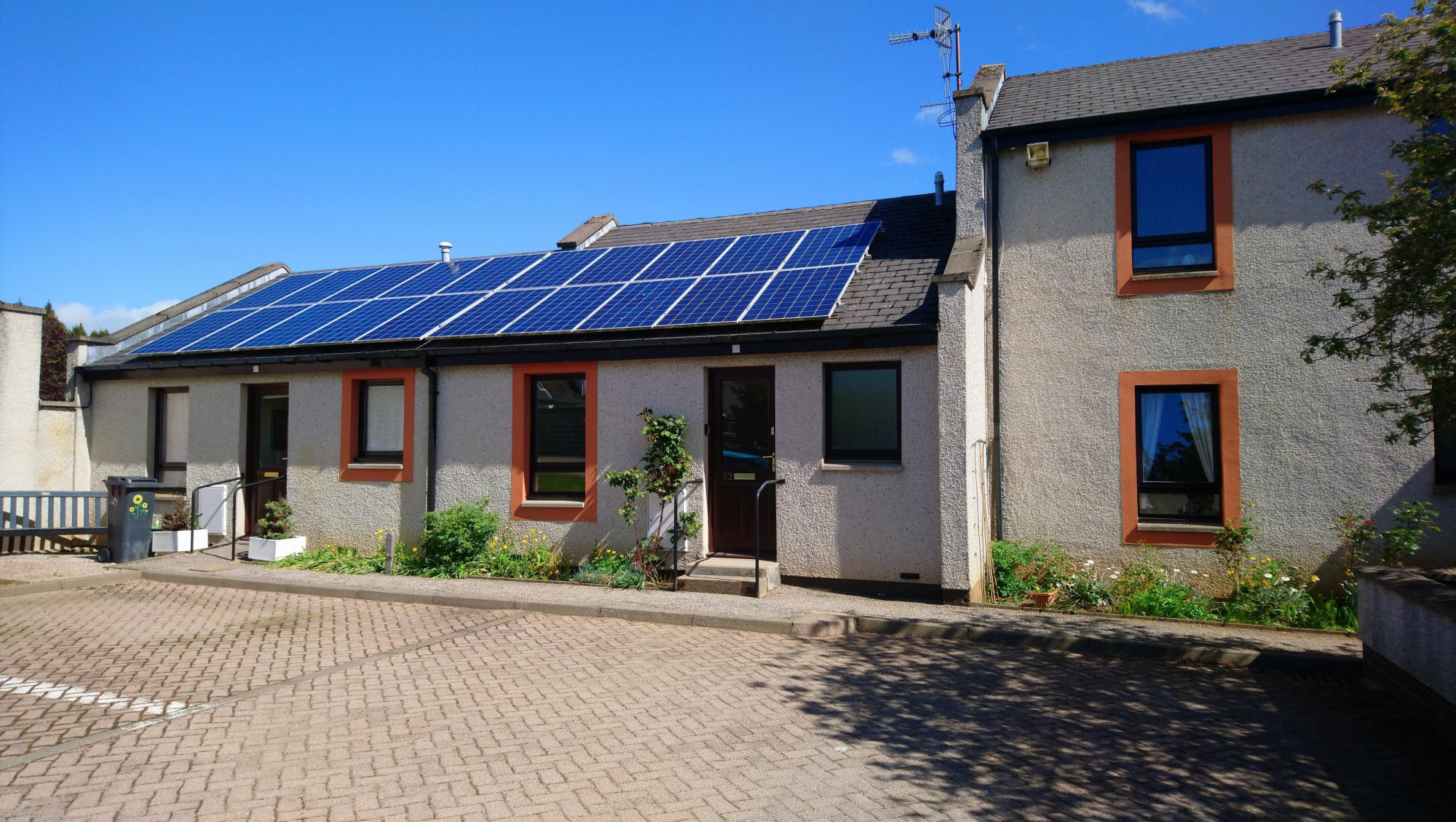 1 bedroom ground floor mid terraced bungalow in Insch, Aberdeenshire
