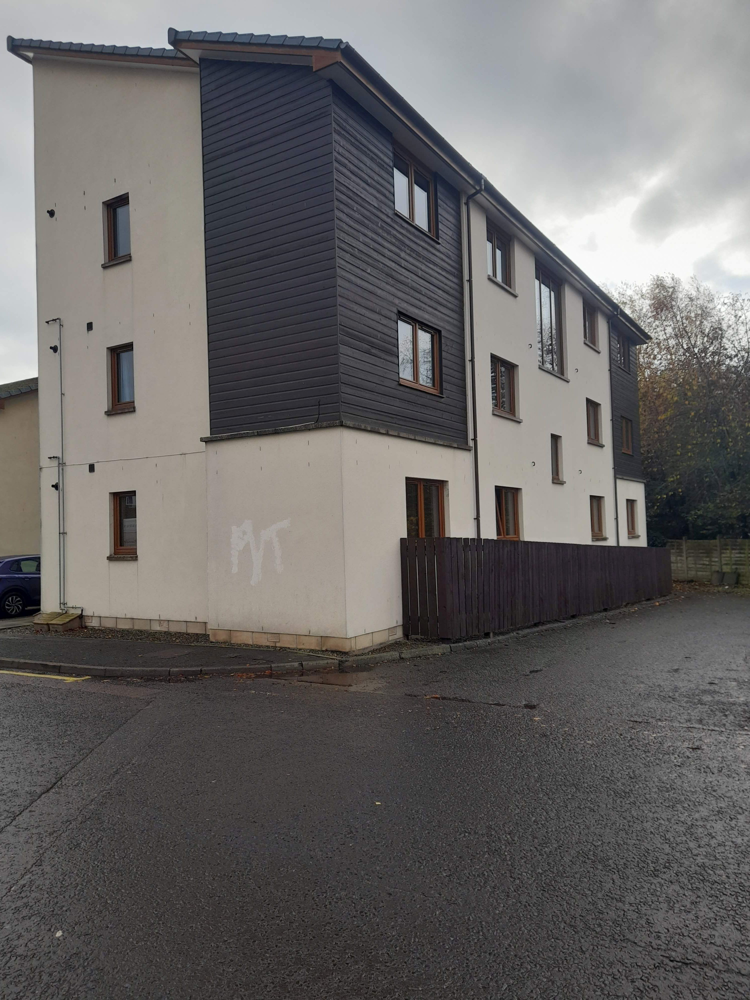 2 bedroom ground floor flat in Forfar (including Gowanbank and