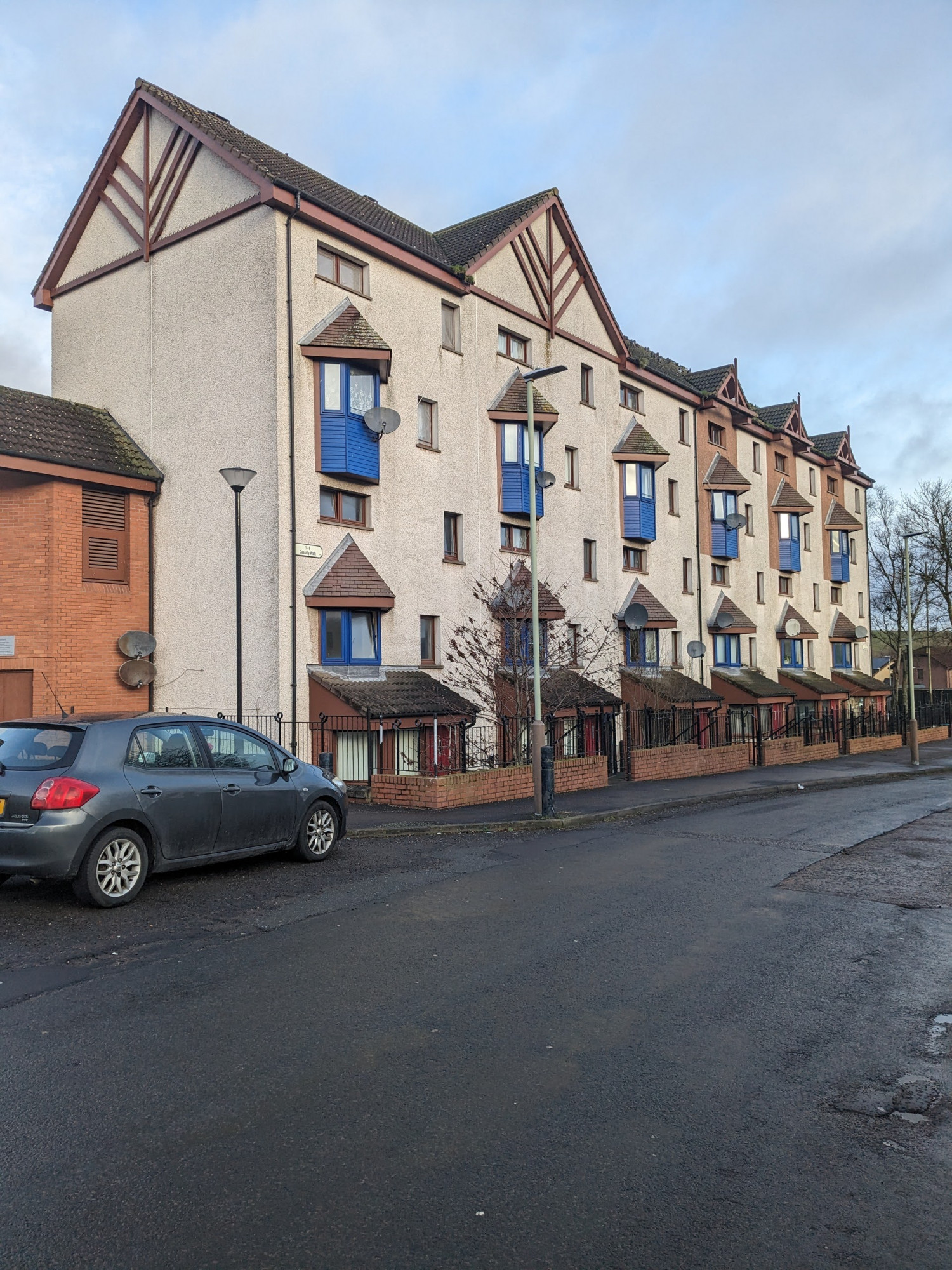 2 bedroom 2nd floor without lift in Whitfield, Dundee