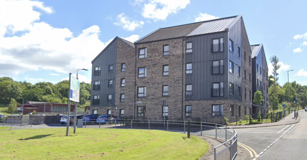 2 bedroom 1st floor flat with lift in Boglestone, Inverclyde - These Homes